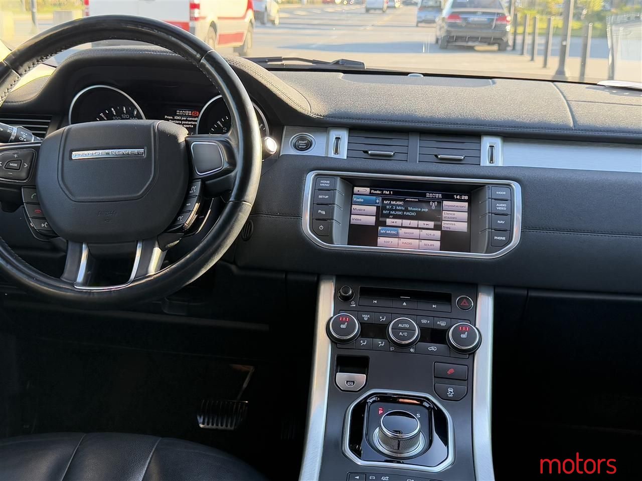 2012' Land Rover Range Rover Evoque photo #5