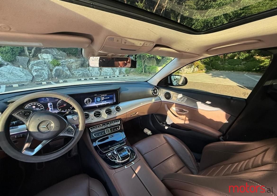 2017' Mercedes-Benz E 350 photo #2