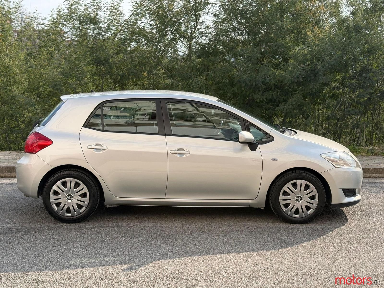 2010' Toyota Auris photo #5