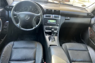 2005' Mercedes-Benz C 200
