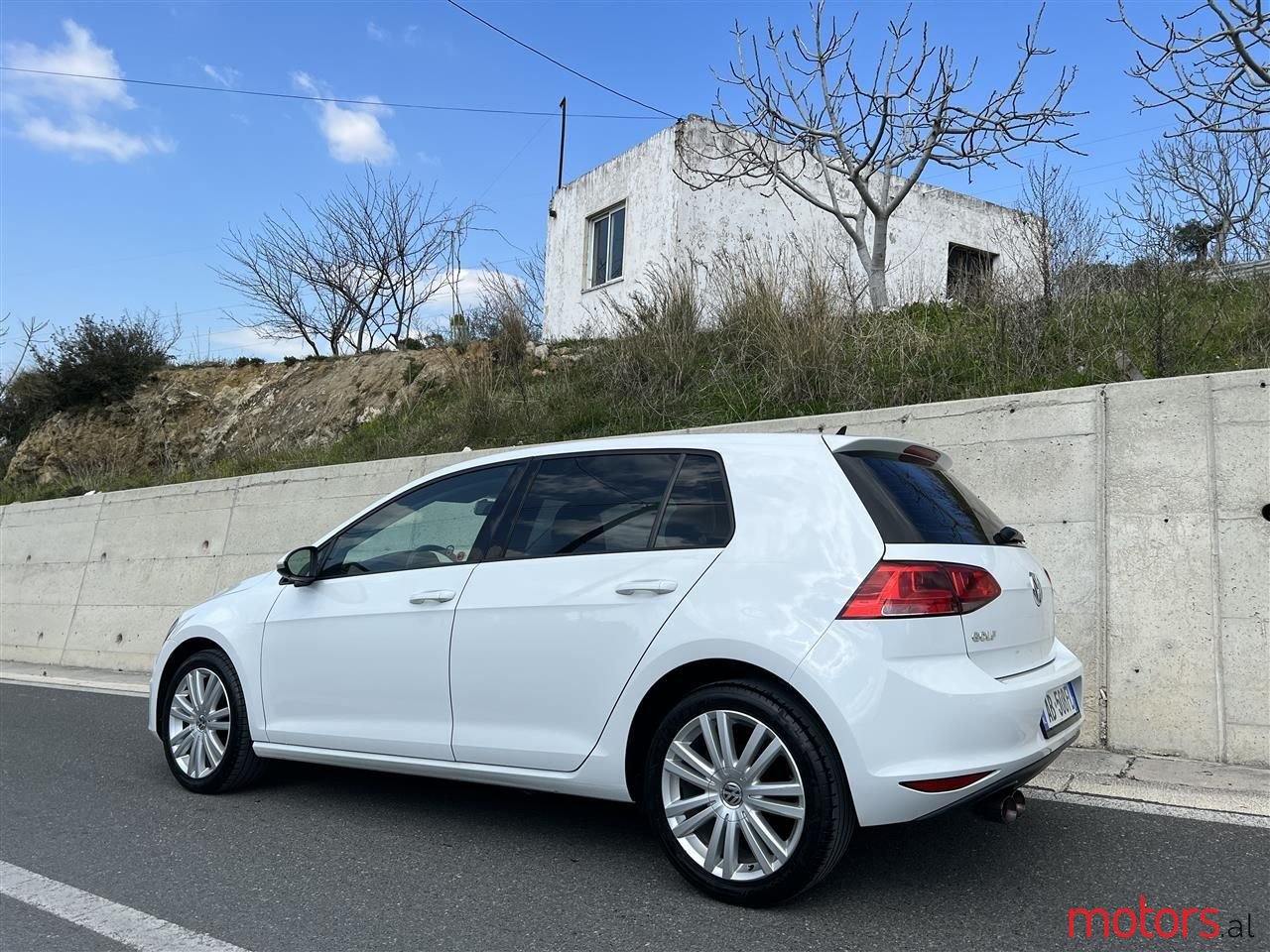 2015' Volkswagen Golf photo #6