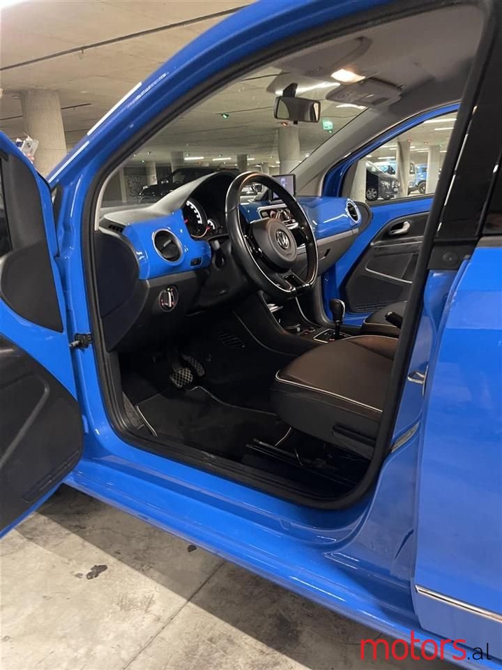 2014' Volkswagen Up! photo #3