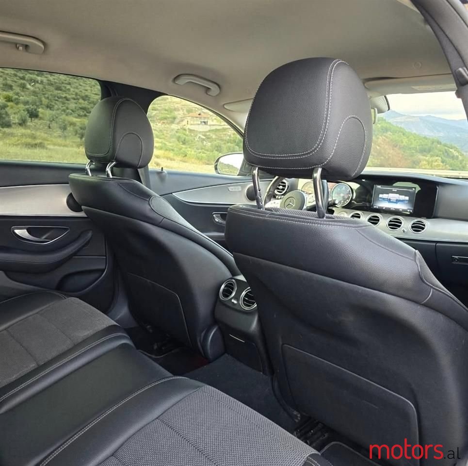 2017' Mercedes-Benz E 220 photo #6