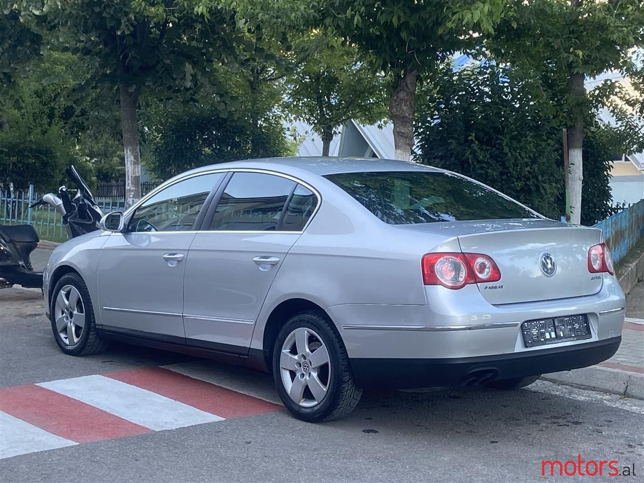 2007' Volkswagen Passat photo #3