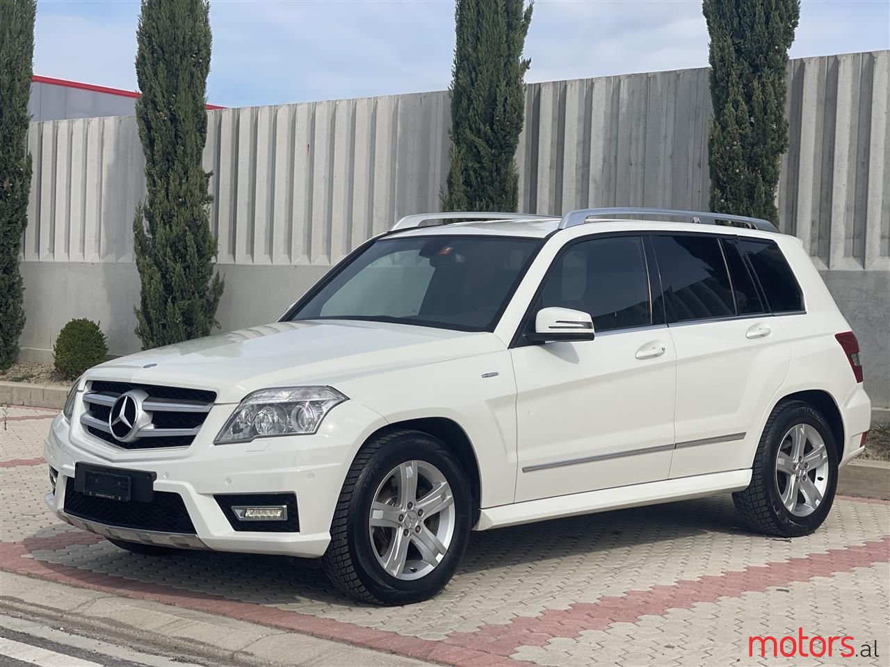 2010' Mercedes-Benz GLK 250 photo #1