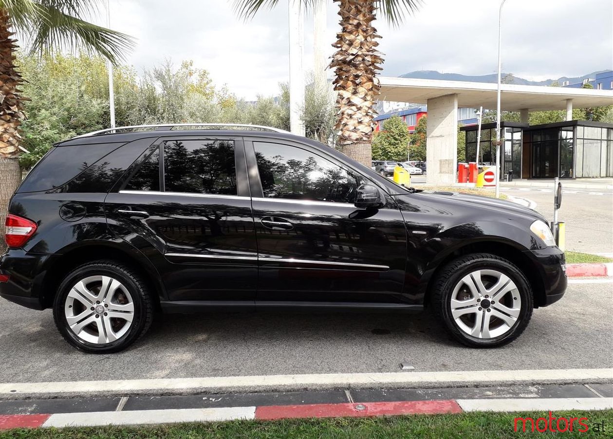 2011' Mercedes-Benz ML 350 photo #1