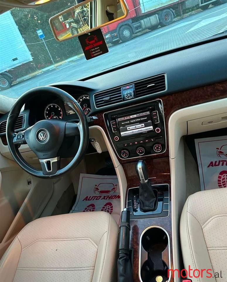 2015' Volkswagen Passat photo #5