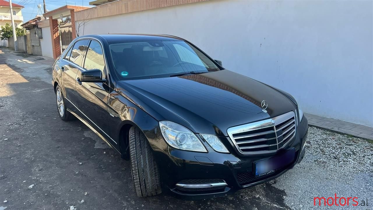 2012' Mercedes-Benz E 350 photo #1