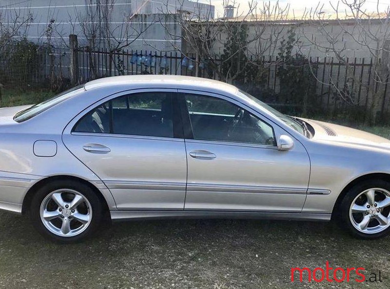 2005' Mercedes-Benz C 220 photo #6