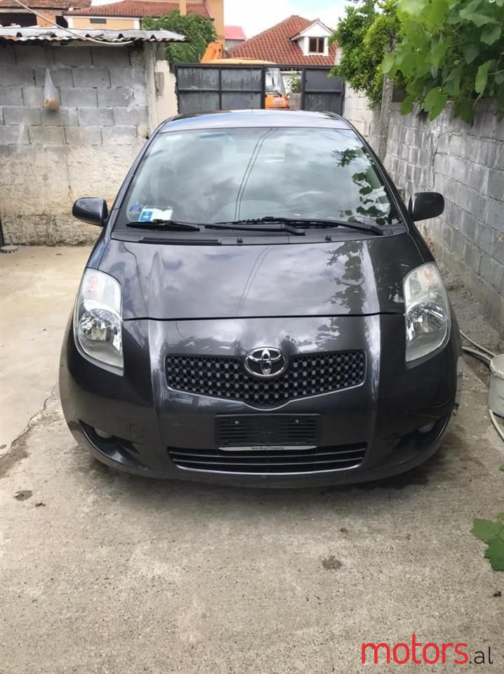 2008' Toyota Yaris photo #5