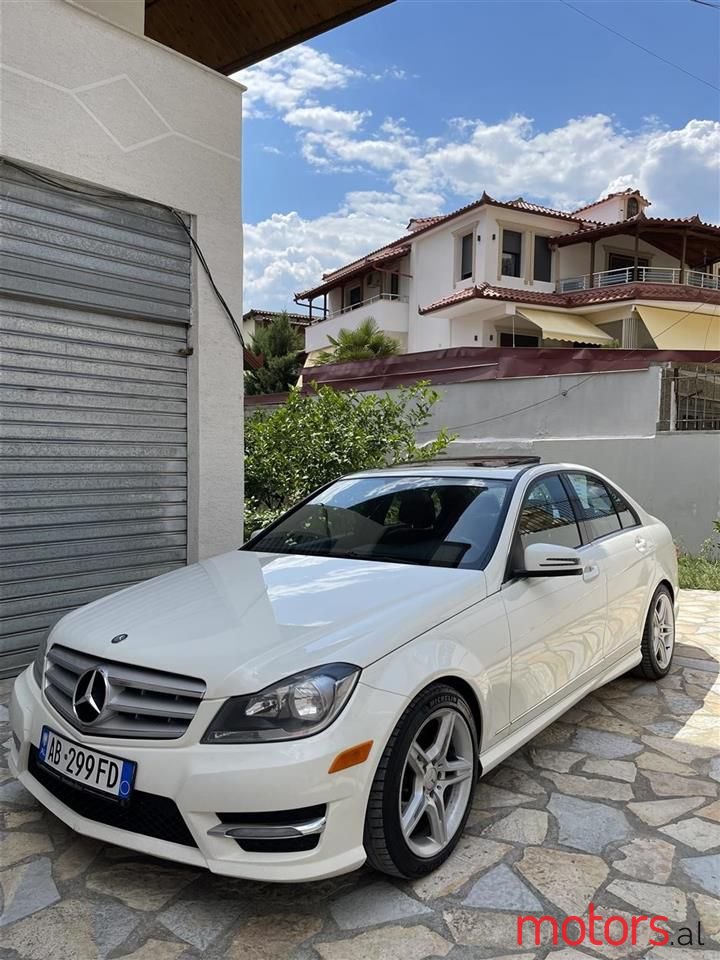 2012' Mercedes-Benz C 250 photo #1
