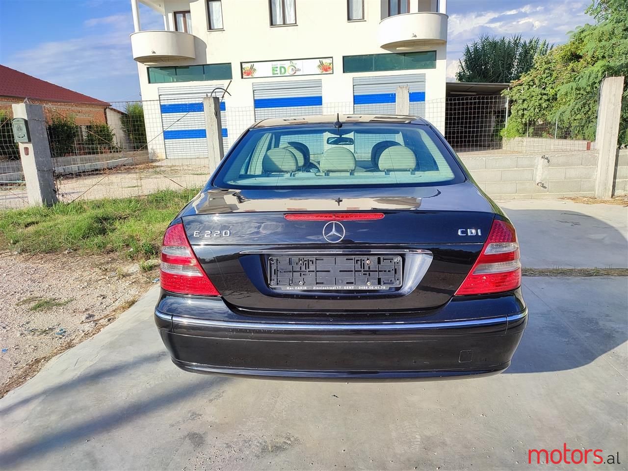 2005' Mercedes-Benz E 220 photo #6