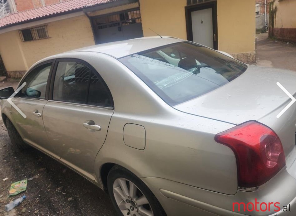 2005' Toyota Avensis photo #2