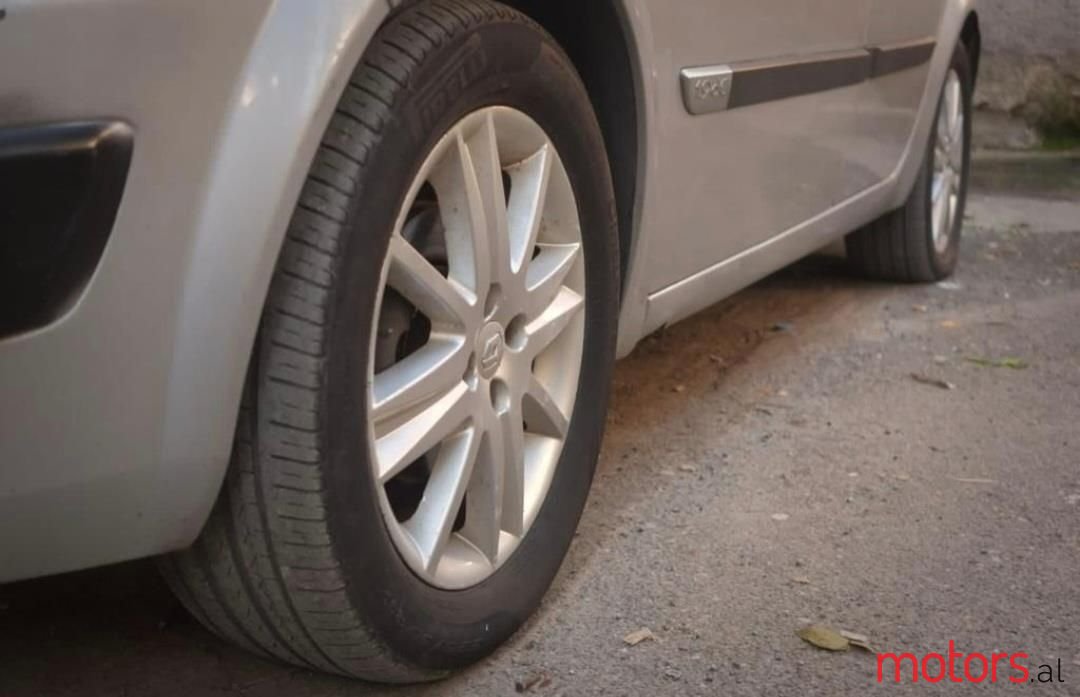 2006' Renault Megane photo #4