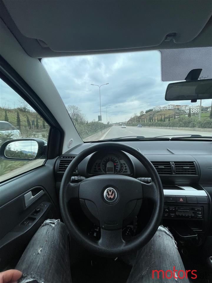 2008' Volkswagen Fox photo #4