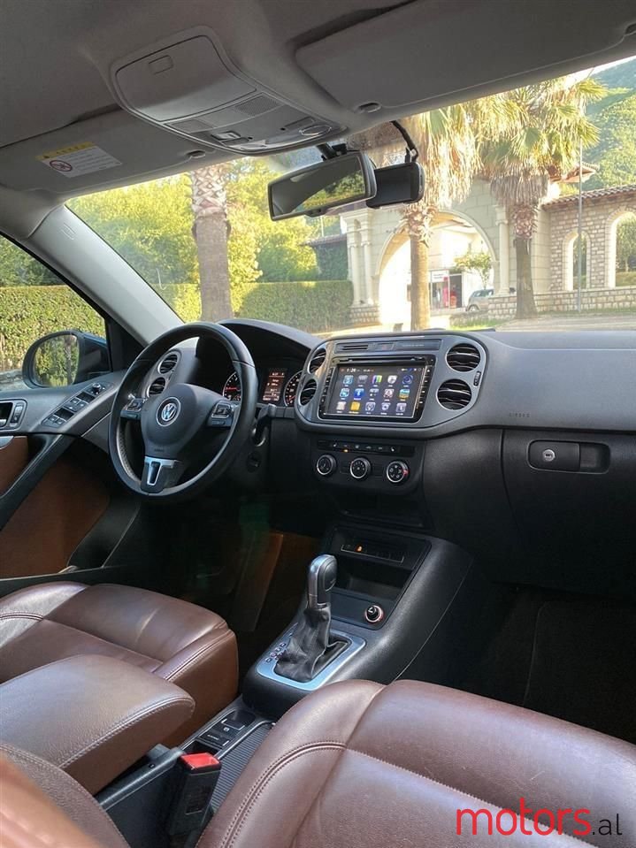 2016' Volkswagen Tiguan photo #6