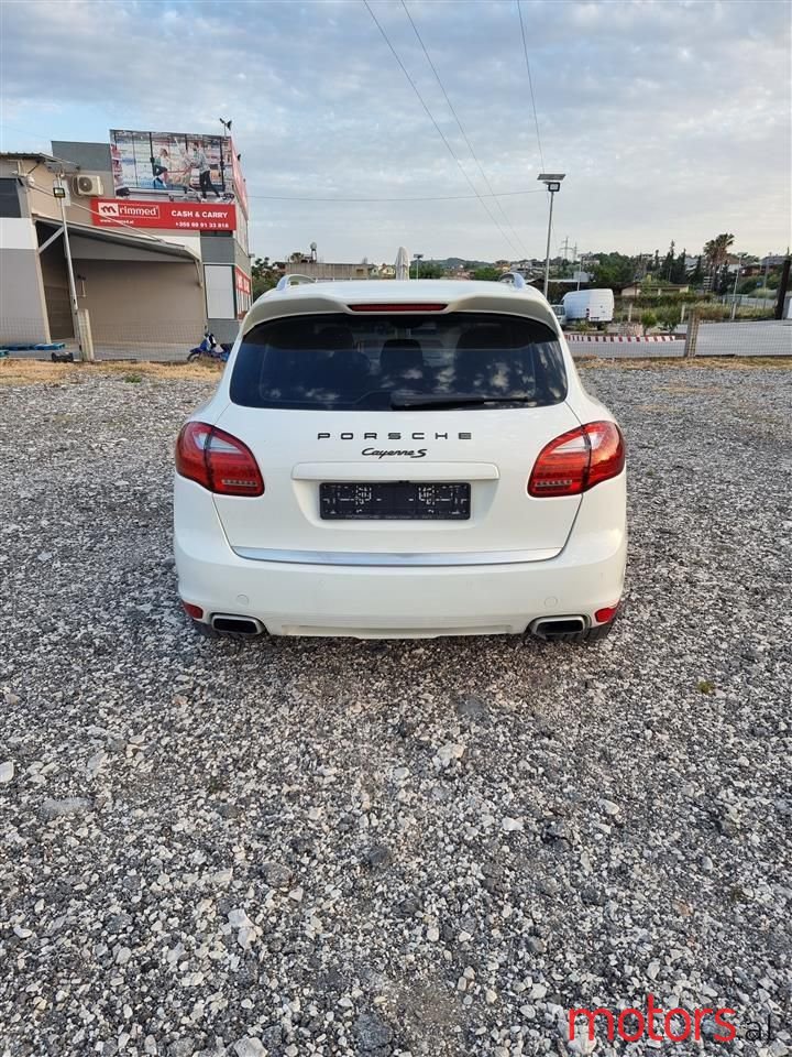 2011' Porsche Cayenne photo #5