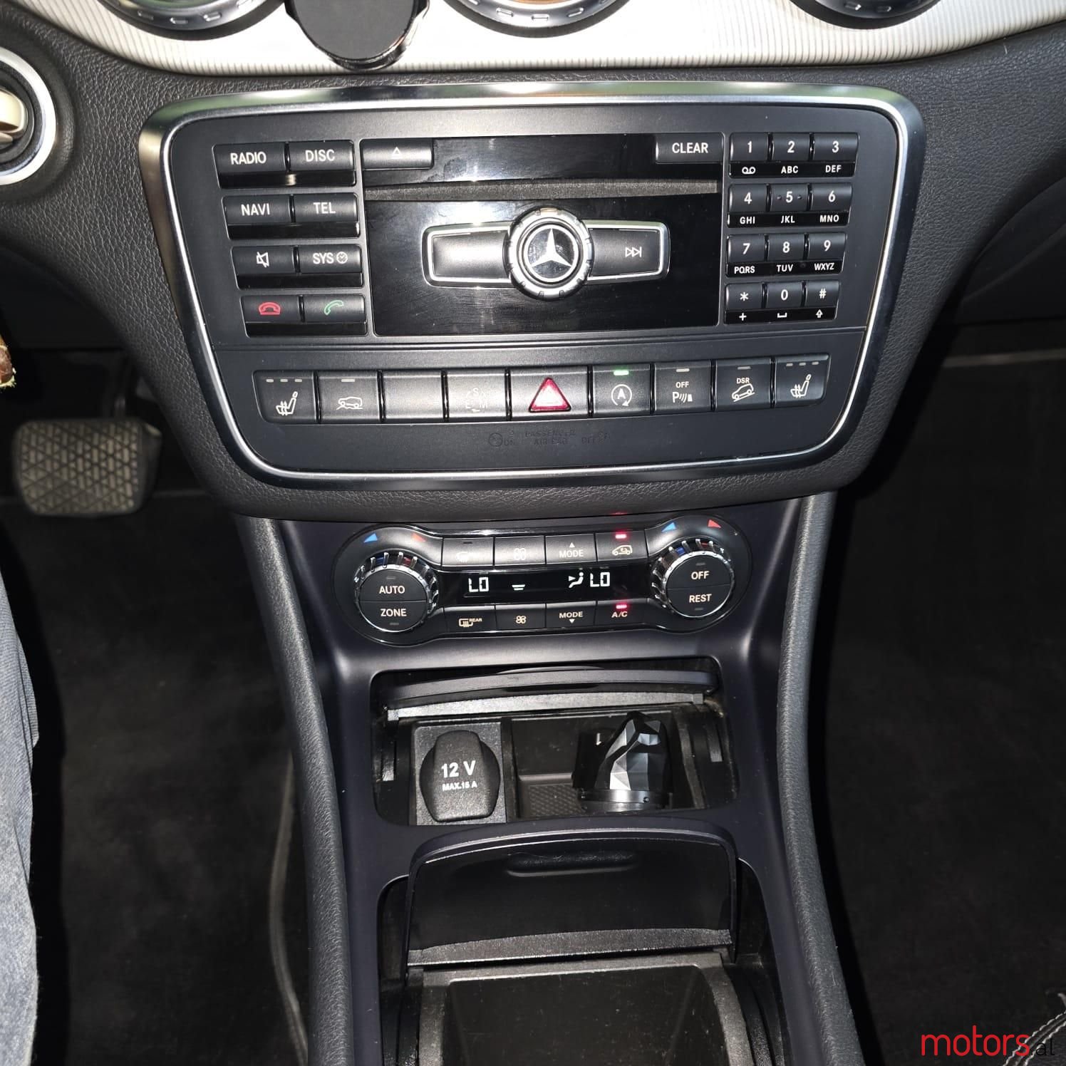 2015' Mercedes-Benz GLA 200 photo #6