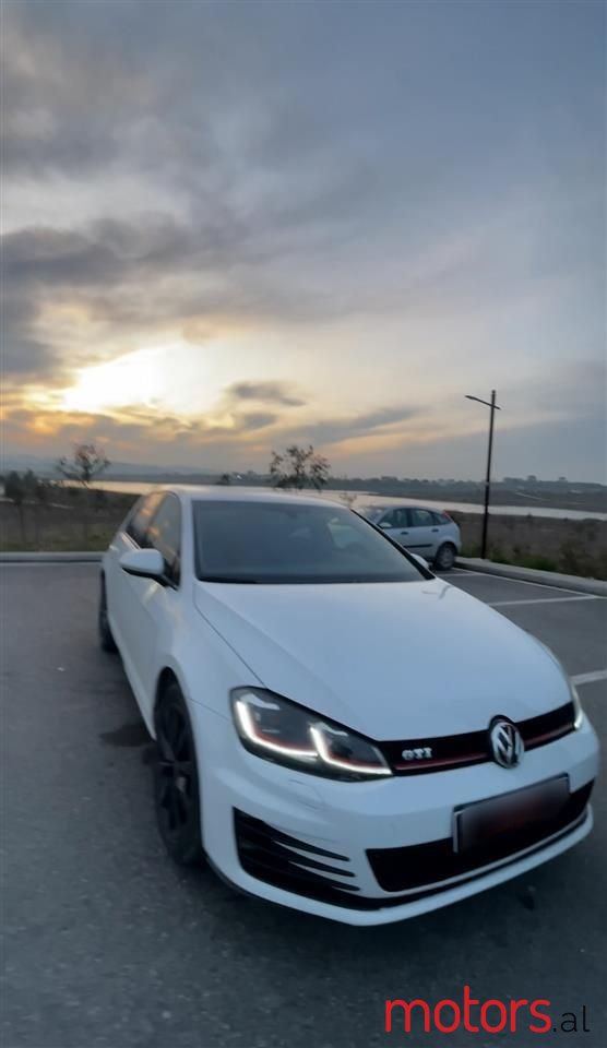 2014' Volkswagen Golf photo #1