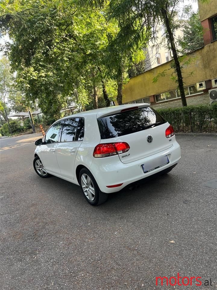 2009' Volkswagen Golf photo #6