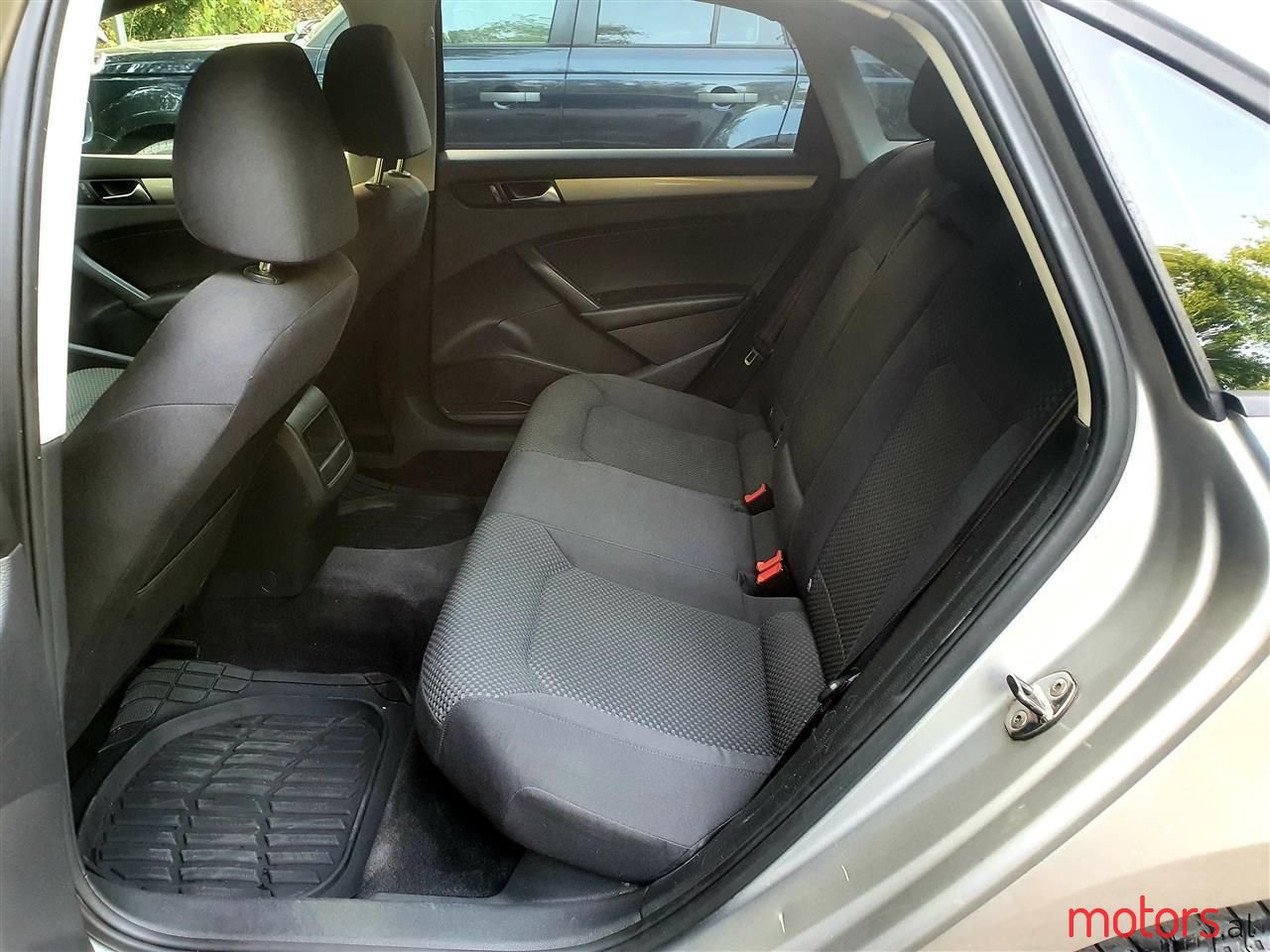 2013' Volkswagen Passat photo #6