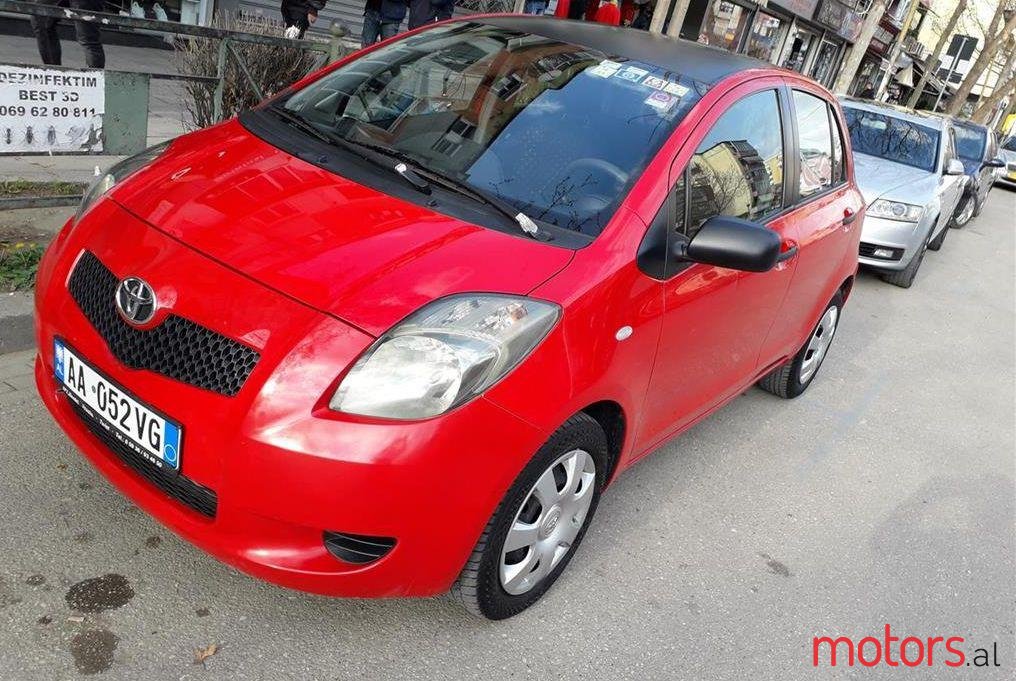 2009' Toyota Yaris photo #1