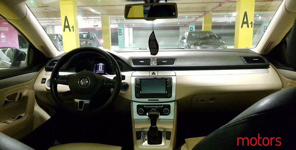 2009' Volkswagen CC photo #2