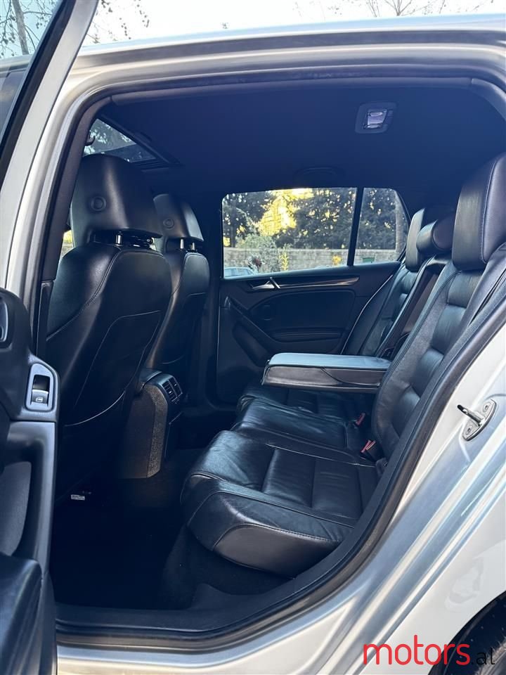 2010' Volkswagen Golf photo #4