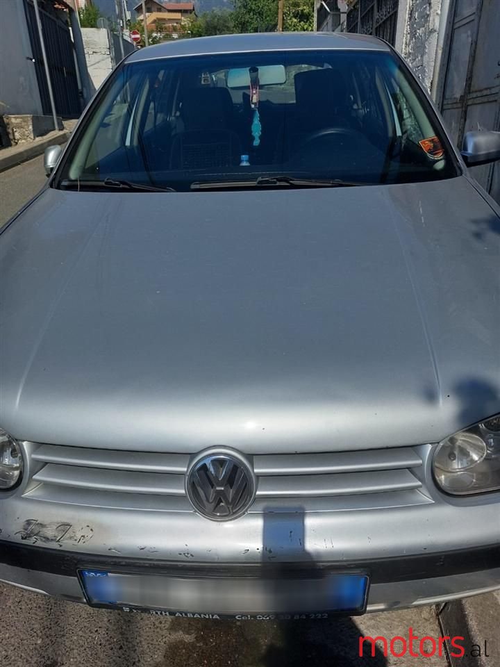 2002' Volkswagen Golf photo #3