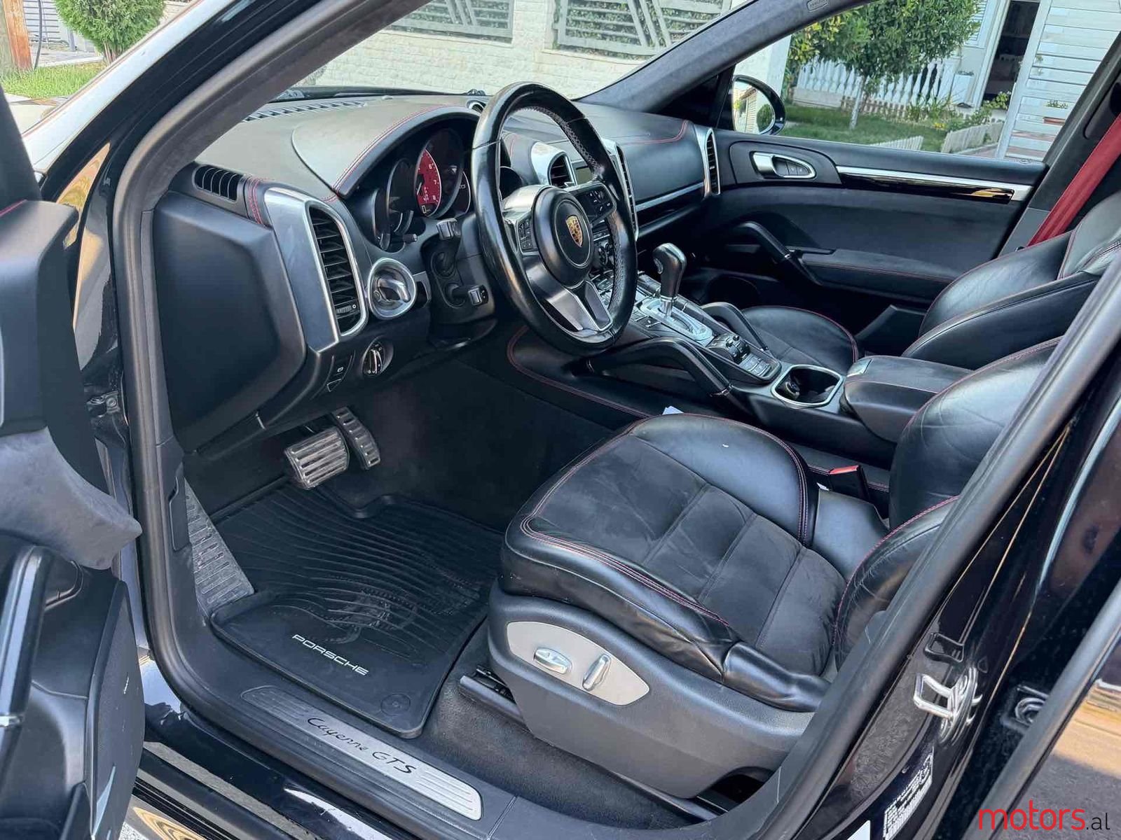 2016' Porsche Cayenne photo #6
