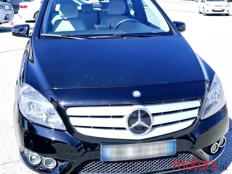 2013' Mercedes-Benz B 180 photo #3