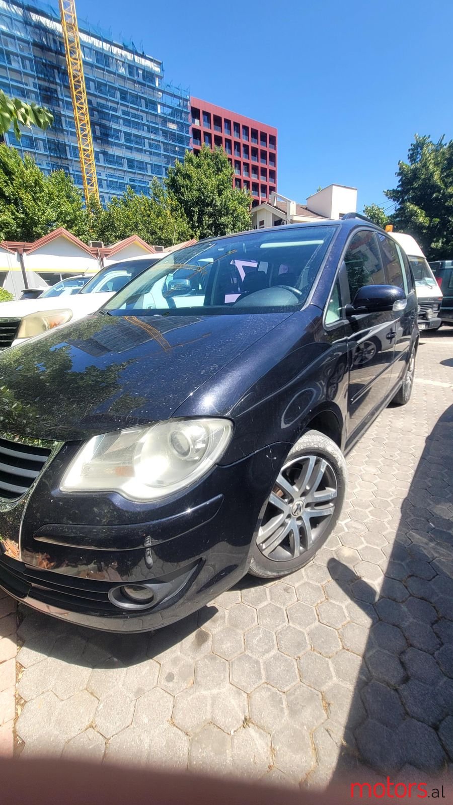2008' Volkswagen Touran photo #1
