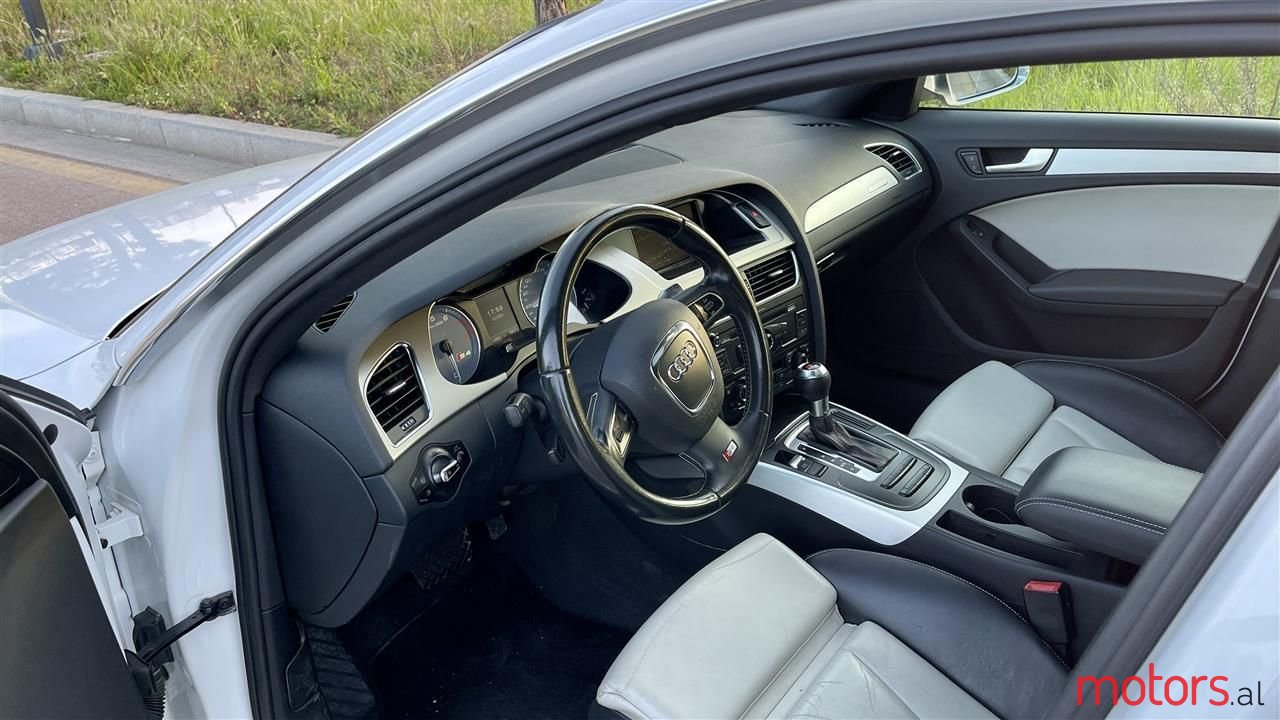 2011' Audi S4 photo #4