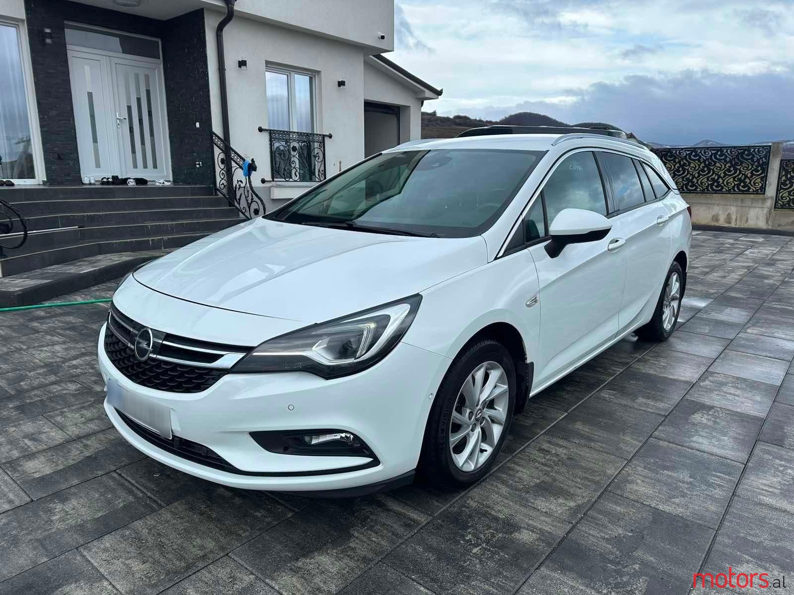 2020' Opel Astra photo #1