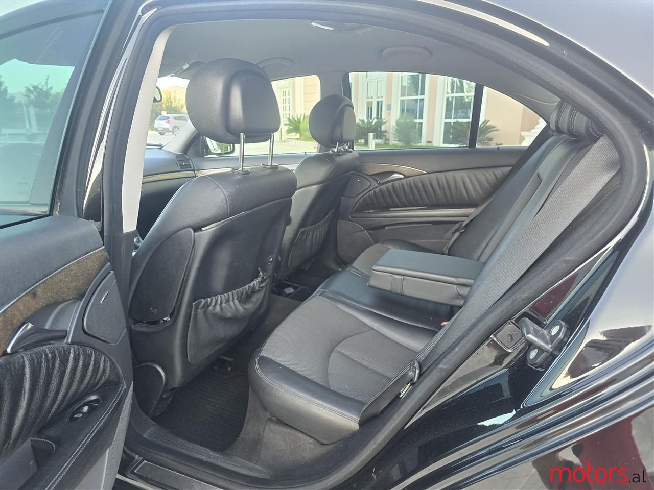 2009' Mercedes-Benz E 220 photo #6