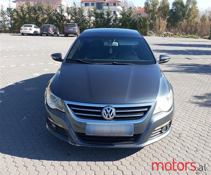 2010' Volkswagen Passat photo #1