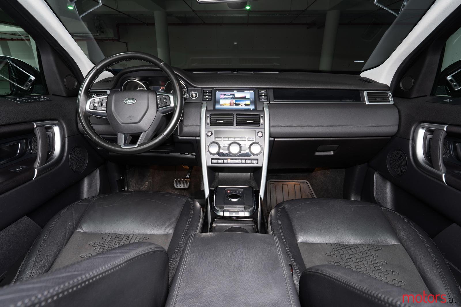 2017' Land Rover Discovery Sport photo #5