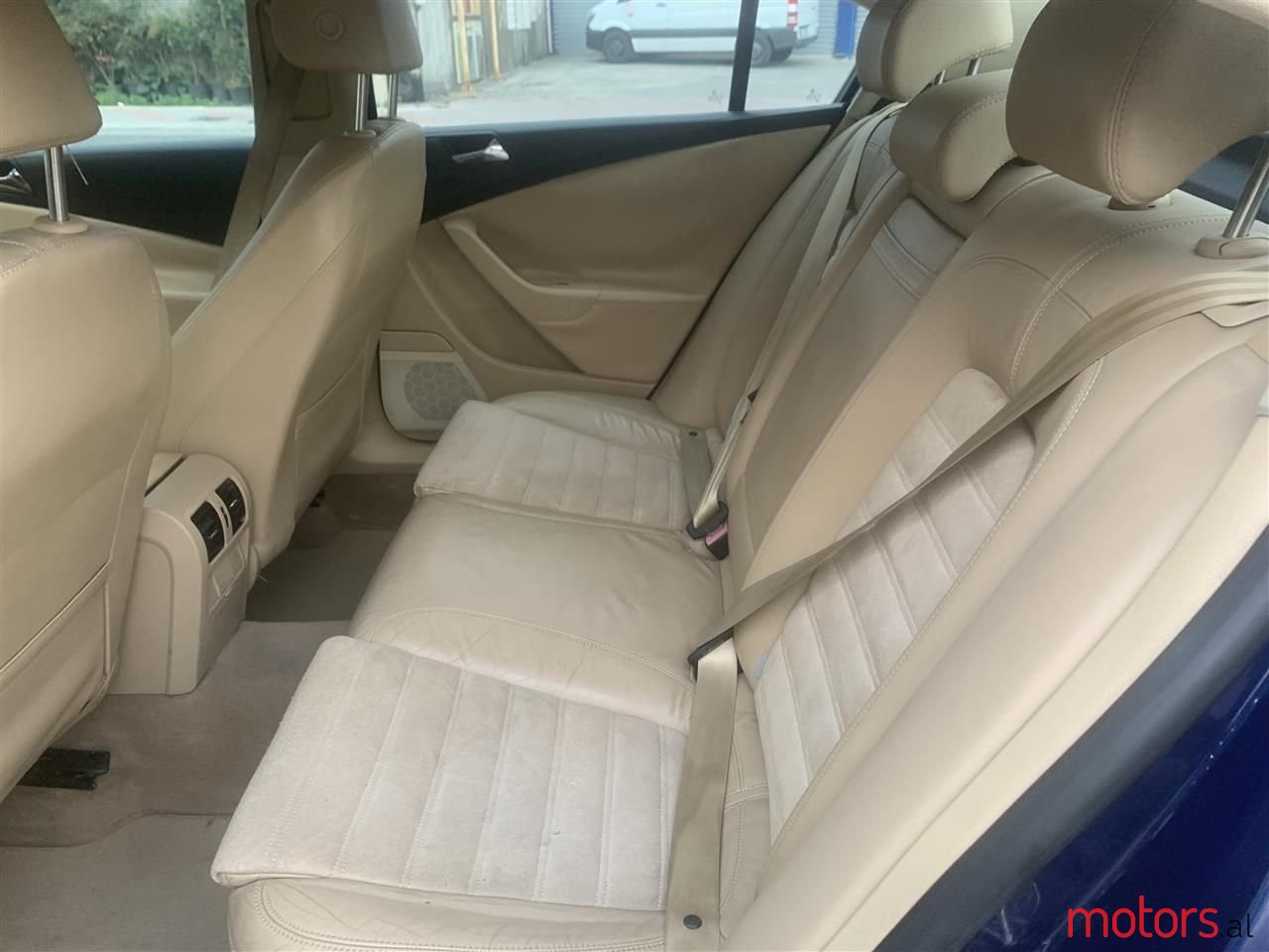 2007' Volkswagen Passat photo #2