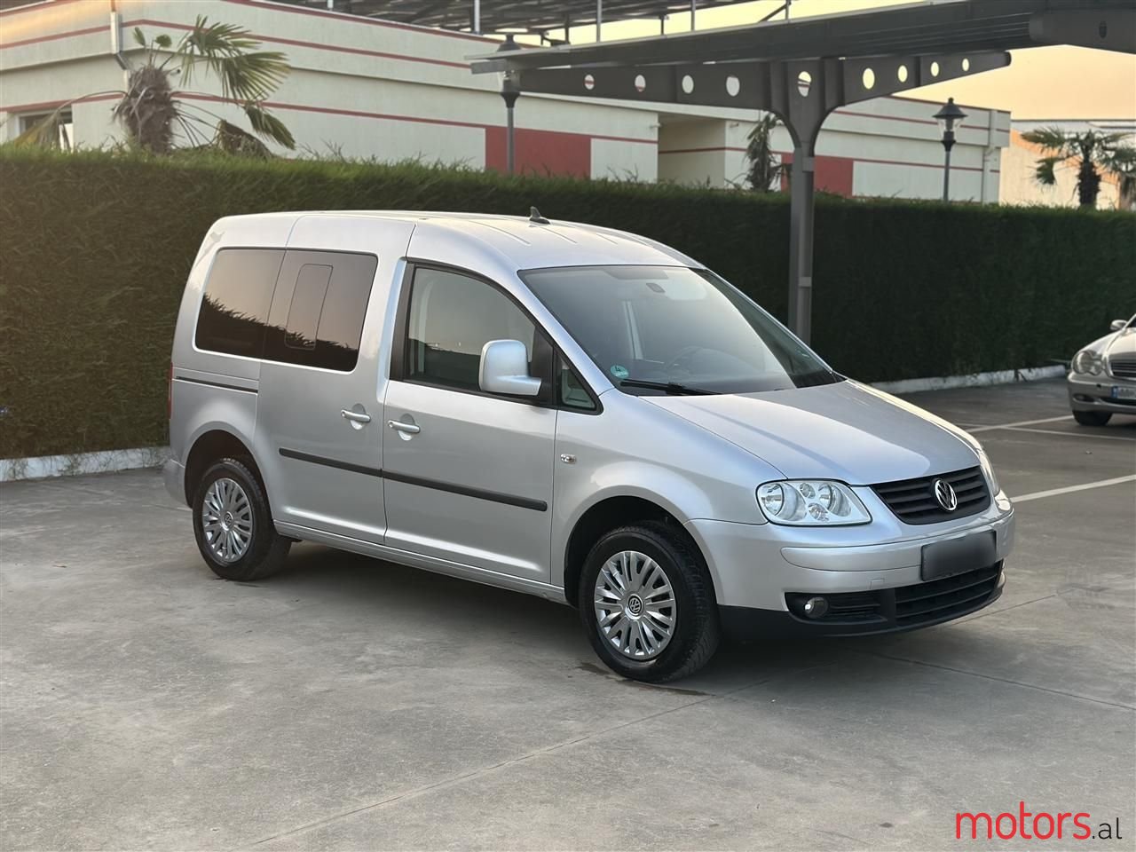 2008' Volkswagen Caddy photo #2