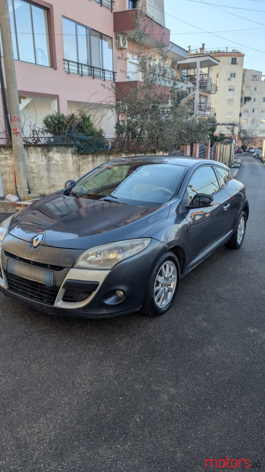 2012' Renault Megane photo #2