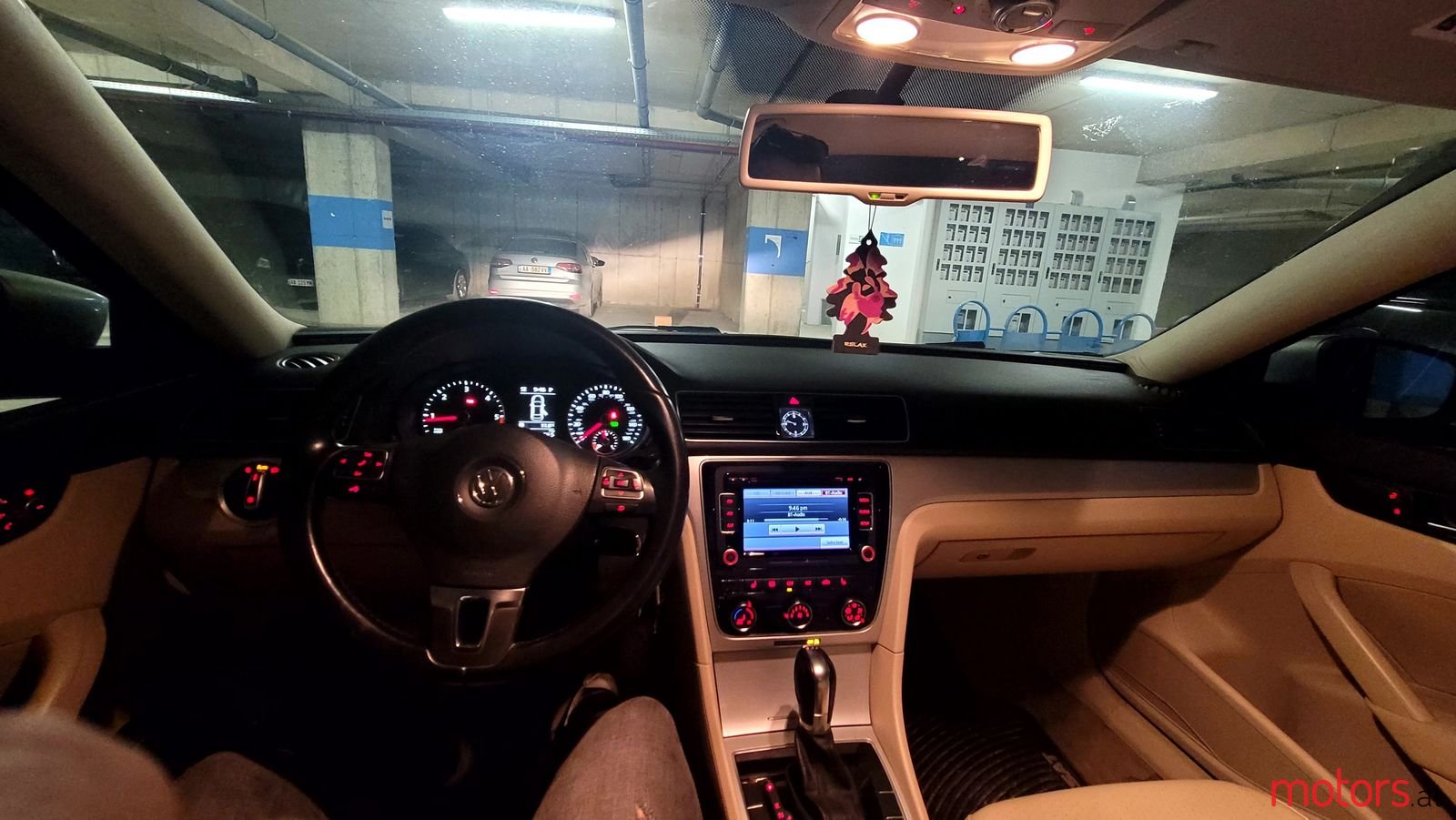 2013' Volkswagen Passat photo #6