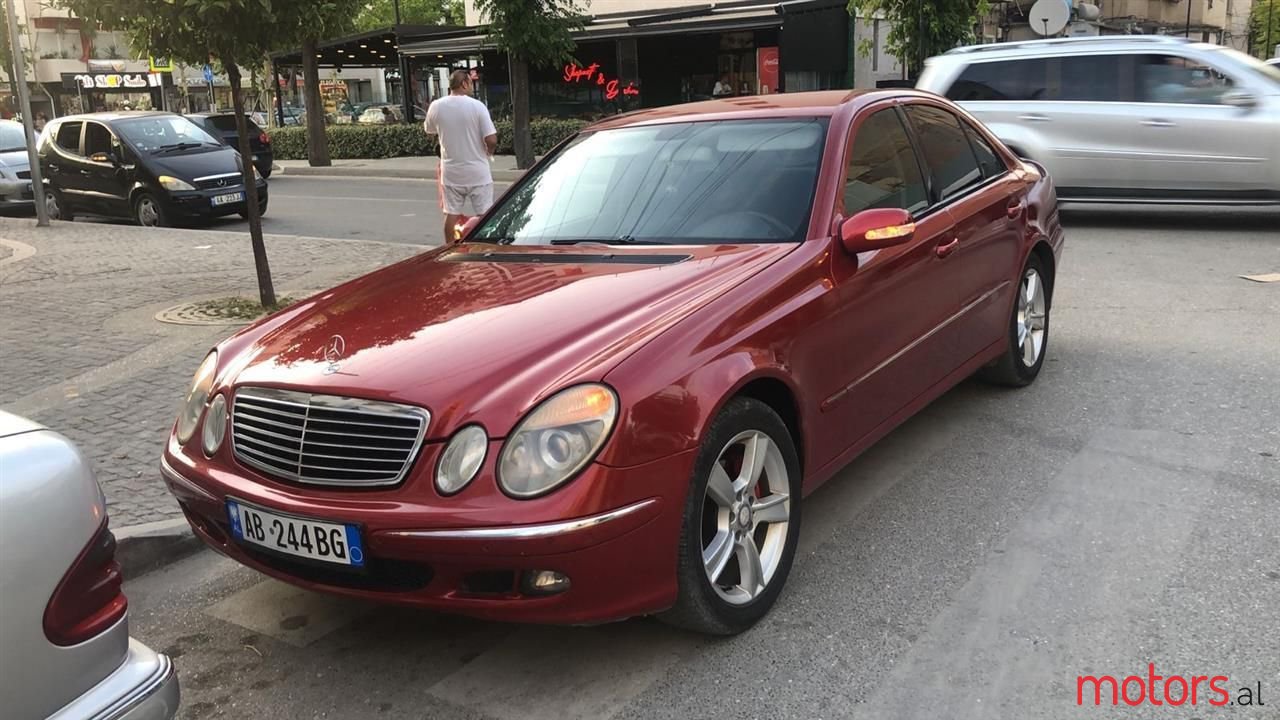 2005' Mercedes-Benz E 220 photo #6