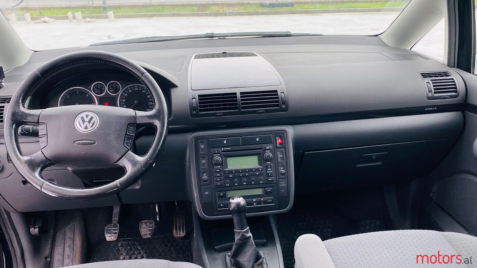 2010' Volkswagen Sharan photo #5