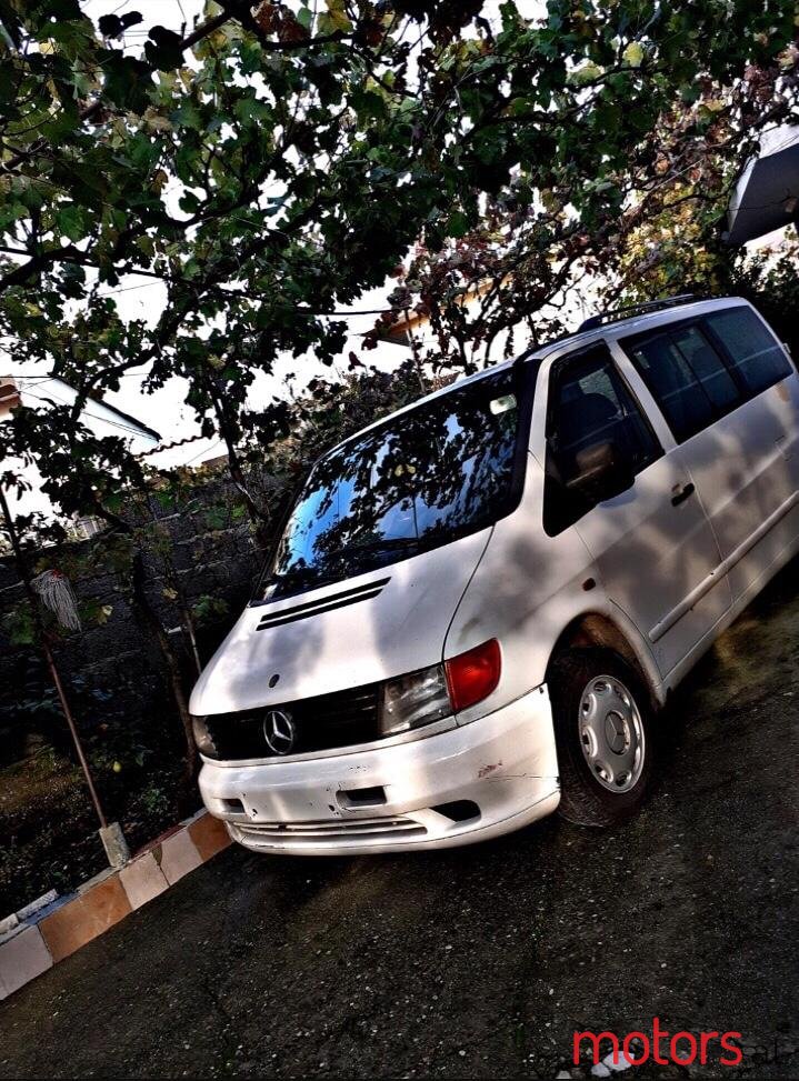 2002' Mercedes-Benz V-Class photo #1