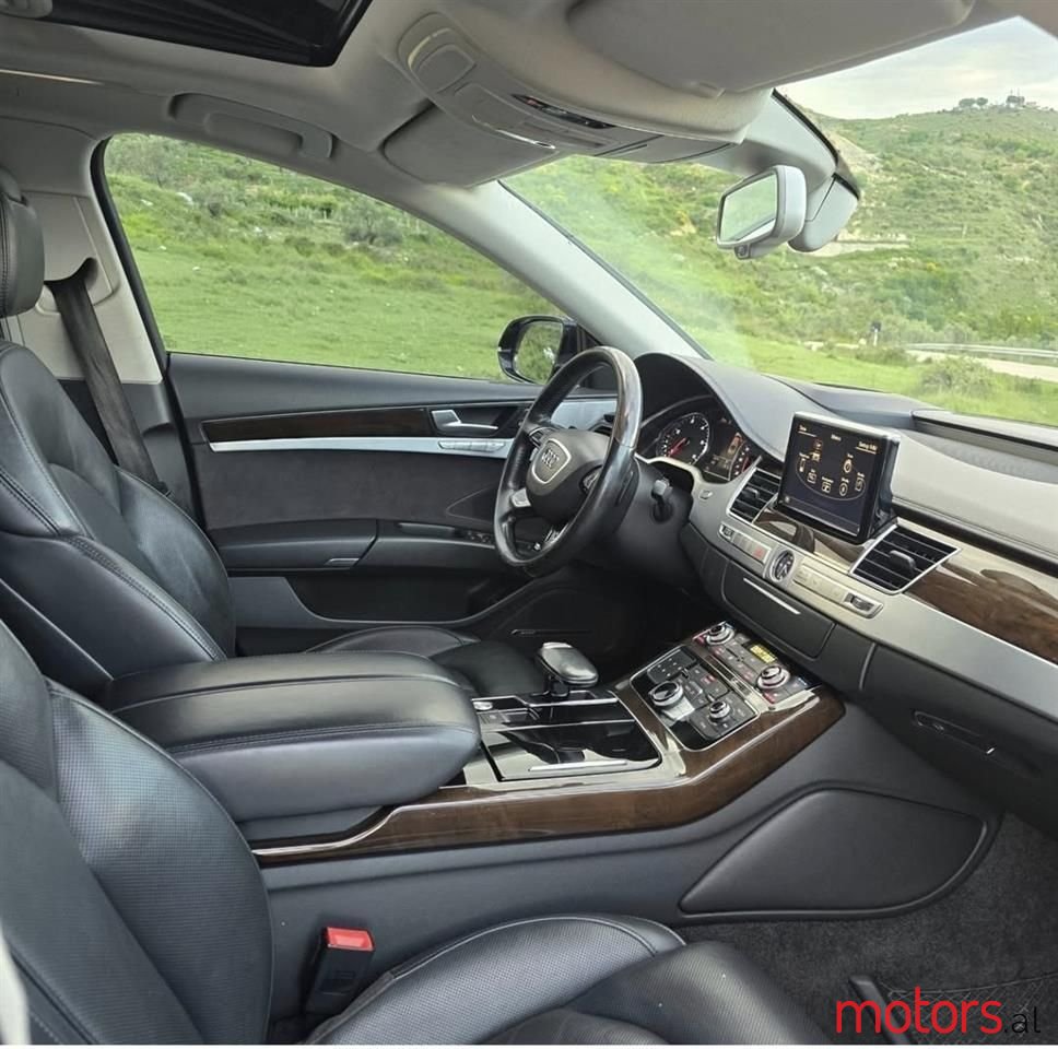 2016' Audi A8 photo #2