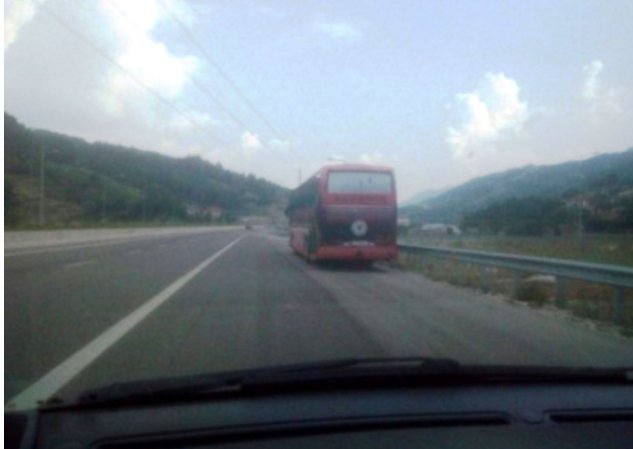 Misteri i autobusit të FSHF-së, i braktisur prej 4 ditësh në autostradë