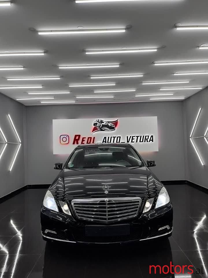 2010' Mercedes-Benz E 220 photo #5