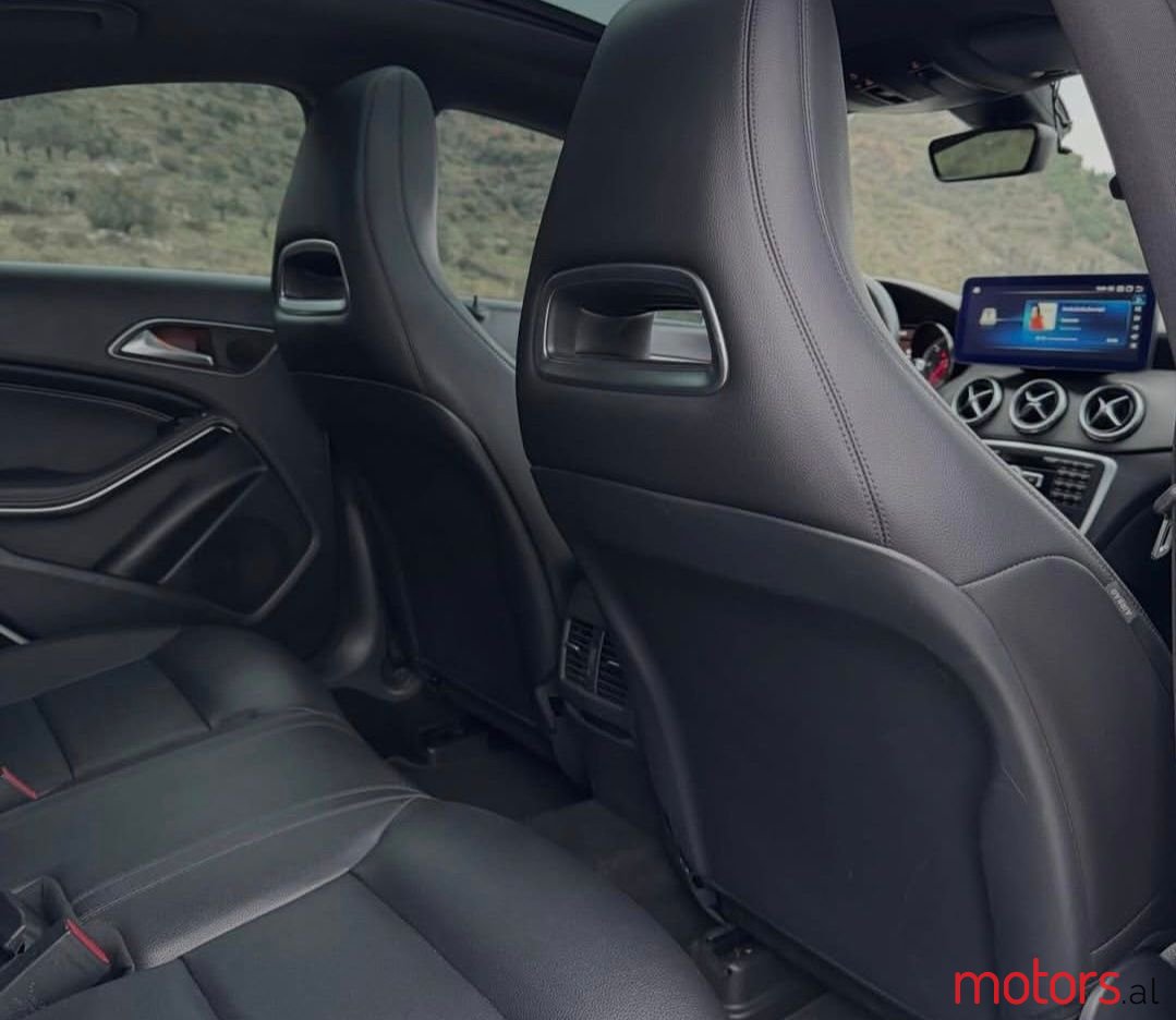2014' Mercedes-Benz CLA 200 photo #6