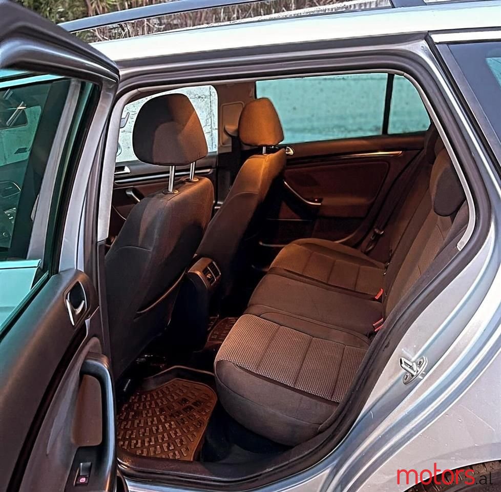 2010' Volkswagen Golf photo #6