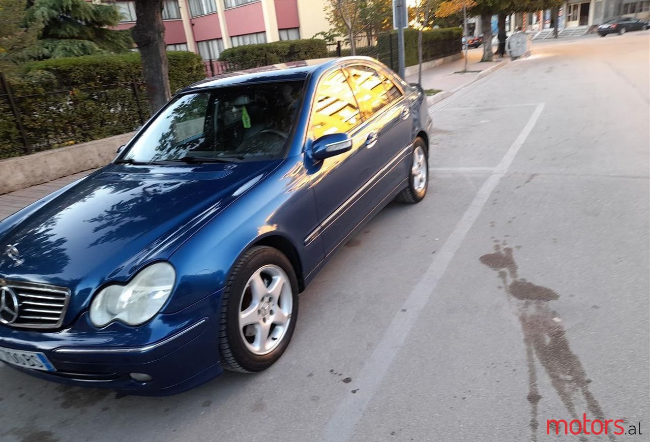 2002' Mercedes-Benz C 220 photo #1